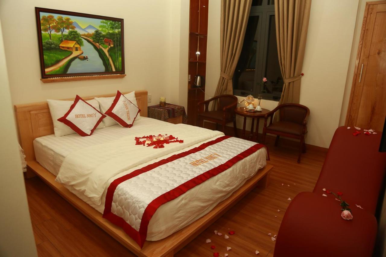 Nhu Y Hotel *