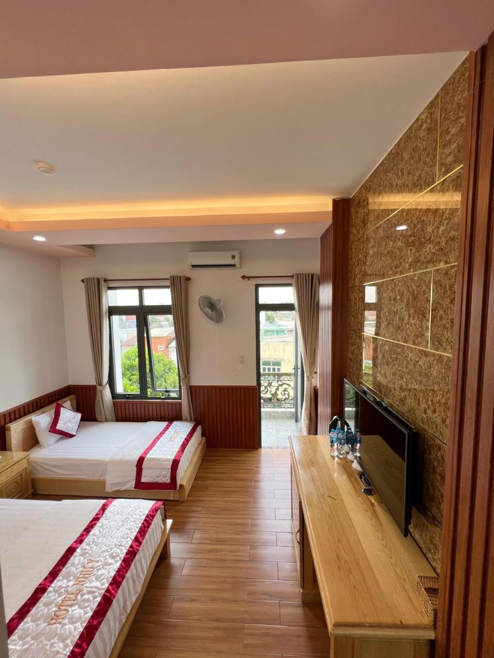 Nhu Y Hotel *